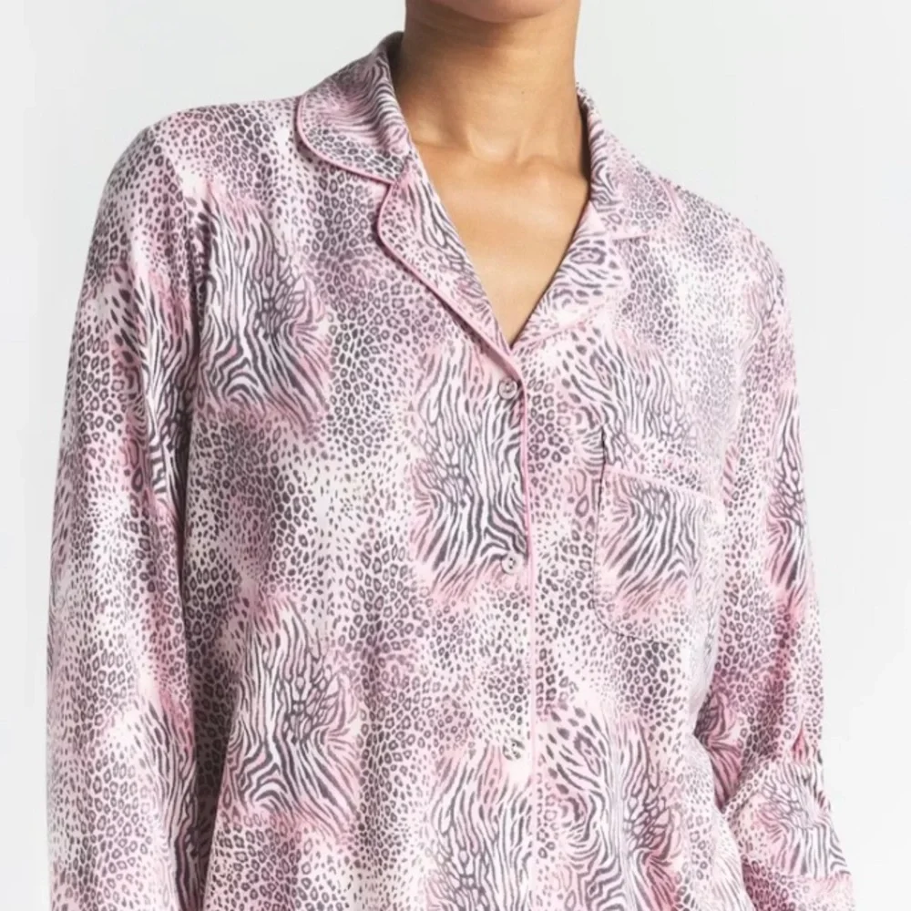 SKIMS Pajama Long Sleeve Button Up Set - Picture 3 of 8